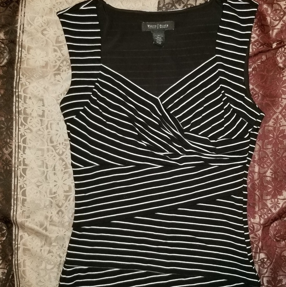 White House Black Market Blouse. Layered Bodice. Sweatheart Neckline. Size XS